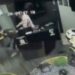VIDEO: Golpean brutalmente a empleada, el responsable se da a la fuga