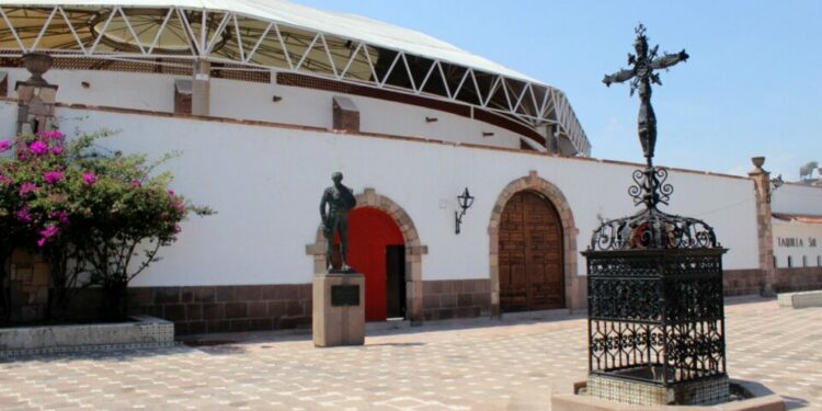 Corrida de toros molesta a vecinos de Col. El Paseo