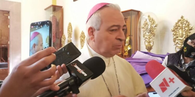 Arzobispo de SLP defendió los matrimonios por la iglesia