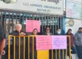 Madres y padres de familia se quejan de malos tratos en la escuela Juana de Asbaje