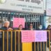 Madres y padres de familia se quejan de malos tratos en la escuela Juana de Asbaje