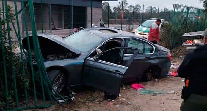 Chocan automóvil y lo reportan como robado