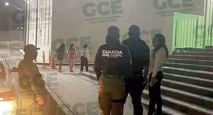 Dos jóvenes escapan de clínica por presunto maltrato