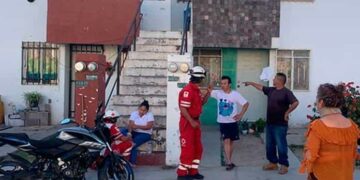 Mujer lesionada en flamazo en una casa