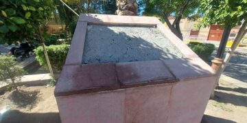 A unos días de la inauguración del Barrio El Saucito, intentaron robarse la placa