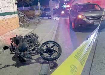 VIDEO: Joven muere luego de ser embestido y derrapar en su motocicleta 