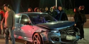 Mujer se accidenta en puente del Periférico Oriente
