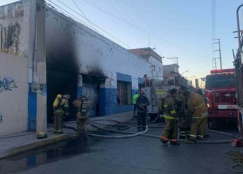 VIDEO: Reportan incendio en una maderería en el Montecillo