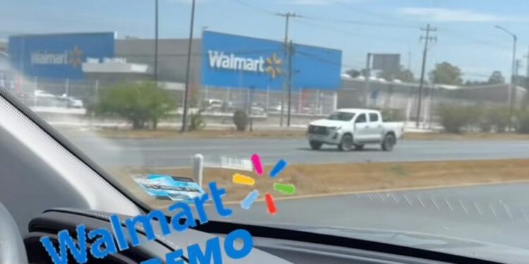 Inauguran Walmart de Pozos