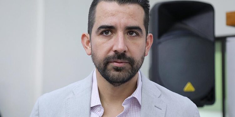 El Congreso retirará vehículos oficiales a diputados que vayan a participar en las elecciones: Rubén Guajardo