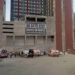 Hombre cae de 30 metros de altura en construcción de torre de departamentos