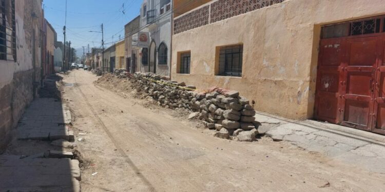 Comerciantes de San Miguelito, cansados de la lentitud con la que avanza obra de modernización