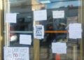 Con pancartas denuncian acoso en la UASLP
