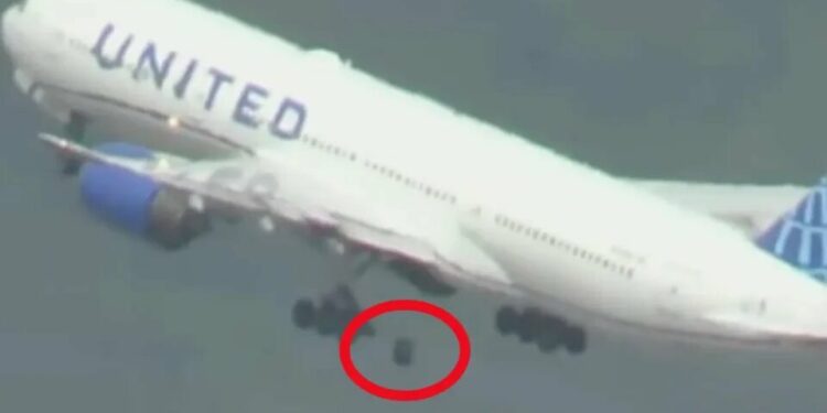 Avión pierde llanta mientras despegaba de San Francisco… cae sobre autos