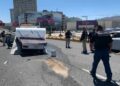Sólo daños en choque sobre puente de Salvador Nava