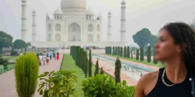 Turista española es violada por siete hombres en India