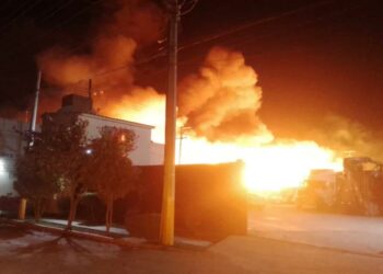 VIDEO: Varios heridos tras explosión e incendio en vidriera de zona industrial