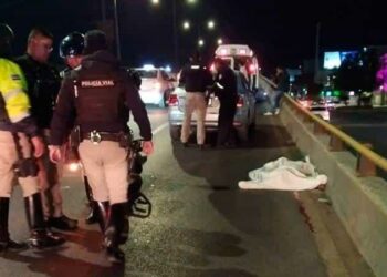 Peatón muere arrollado en la Av. Salvador Nava Martínez