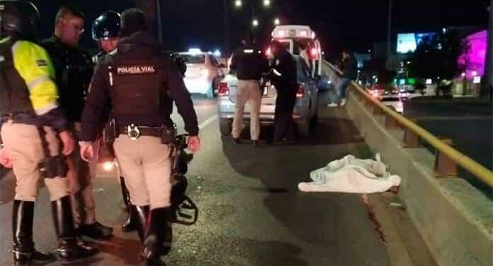 Peatón muere arrollado en la Av. Salvador Nava Martínez