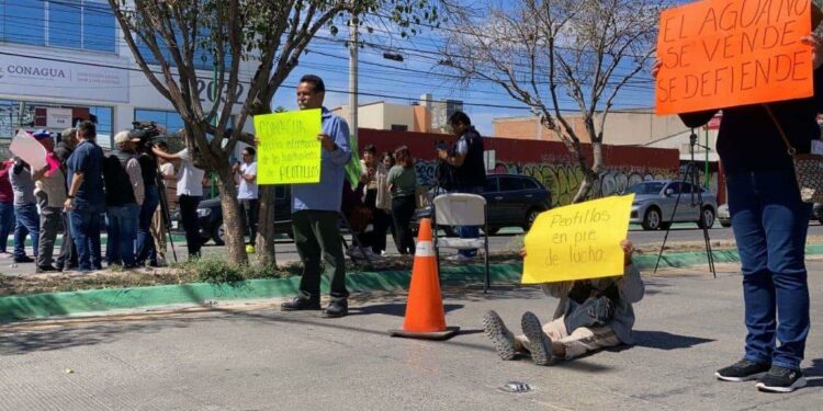 Habitantes de Peotillos bloquean avenida Himno Nacional