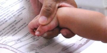 VIDEO: Niega Registro Civil a parejas del mismo sexo registrar a sus hijos