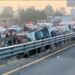 Una muerta y 25 lesionados al volcar autobús