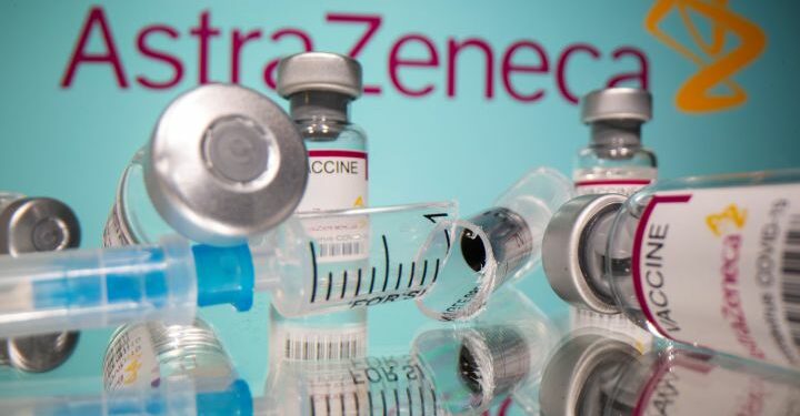 AstraZeneca admite que su vacuna contra Covid-19 puede causar trombosis