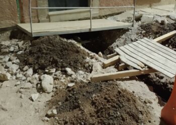 Vecinos de San Miguelito piden al gobernador caminar por su barrio