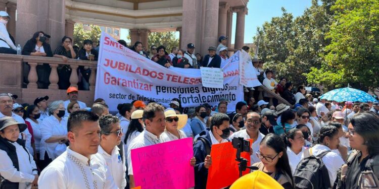 Podrían sancionar a maestros de telesecundaria que están en paro: SEGE