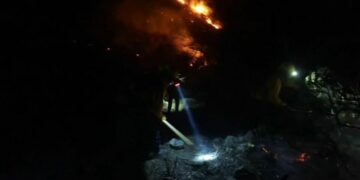 Solo se ha controlado el fuego en un 40 por ciento en la Sierra de San Miguelito
