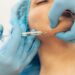 Pacientes contraen VIH tras acudir a tratamientos faciales con microagujas