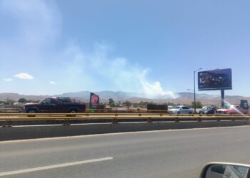 Incendio en la sierra de San Miguelito crece
