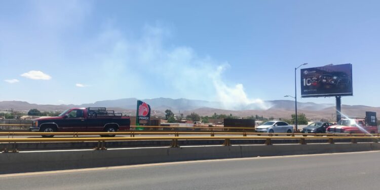 Incendio en la sierra de San Miguelito crece