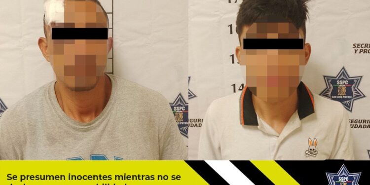 Detienen a dos hombres por posesión de droga y cartuchos de armas de fuego