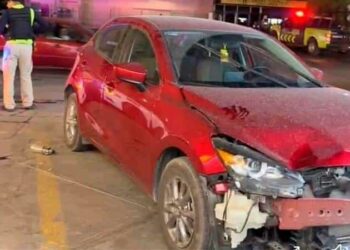 Conductor intenta huir trar dar muerte a una motociclista