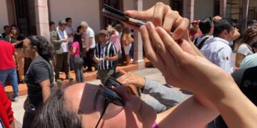 Galería: Cientos de potosinos aprecian Eclipse solar en distintos puntos