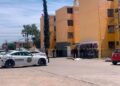 Ejecutan a joven mientras esperaba a su novia; los maleantes se dieron a la fuga