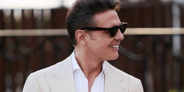 Michelle Salas comparte foto junto a Luis Miguel por primera vez