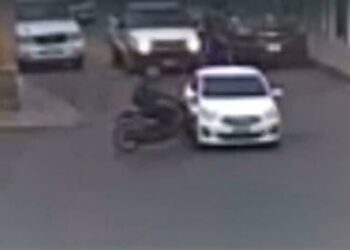 VIDEO: Motociclista resulta lesionado tras choque en zona centro