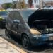 Fuego consume auto compacto en Salvador Nava