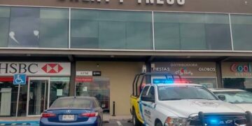 A mordidas, mujer arranca dedo a otra en un gimnasio de Monterrey