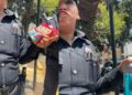 VIDEO: Policía de Toluca detiene a jóvenes por jugar “UNO” en la calle