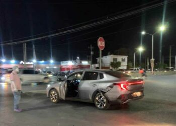 Choque por Alcance en Carretera Zacatecas y Periférico en noche de domingo