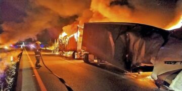 Cártel de Sinaloa incendia vehículos en Zacatecas, tras enfrentamientos