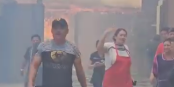VIDEO: Incendio consume gran parte de conocido restaurante en Villa de Pozos