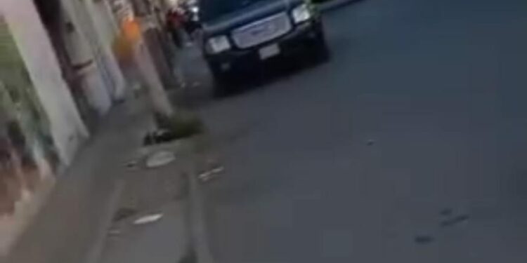 Reportan ataque armado a un depósito en Av. Salk