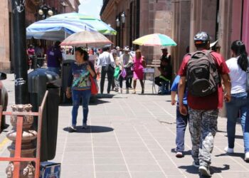 Tercera ola de calor mantiene temperaturas de 36 a 45 grados en SLP