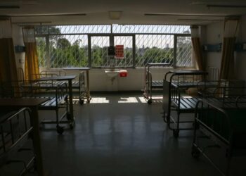 Sorprenden a sujeto mientras manoseaba el cadáver de una mujer en Hospital de la CDMX