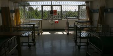 Sorprenden a sujeto mientras manoseaba el cadáver de una mujer en Hospital de la CDMX