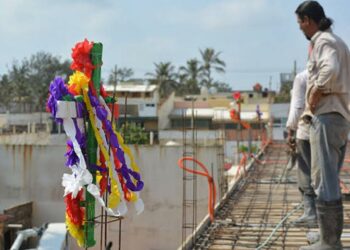 Día de la Santa Cruz: ¿Cuál es su origen y por qué se le relaciona con los albañiles?